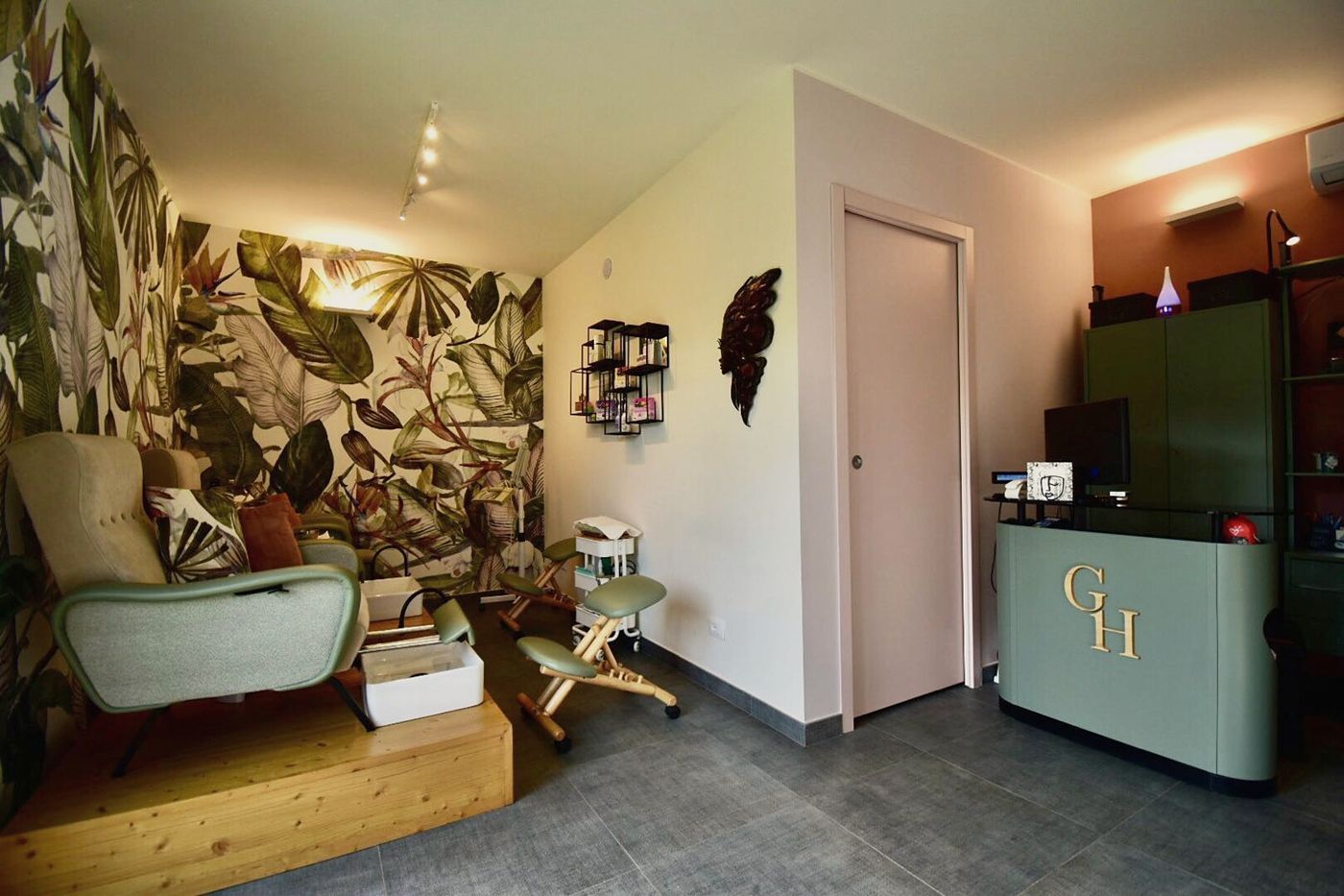 La reception e l’area pedicure di Grace House